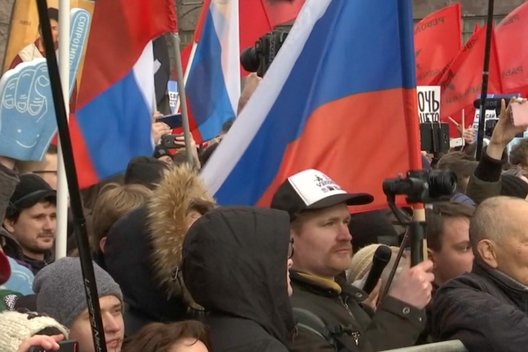 Tūkstančiai rusų išėjo į gatves prieš interneto ribojimą (nuotr. stop kadras)