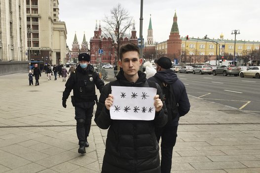 Protestuotojas Maskvoje (nuotr. SCANPIX)