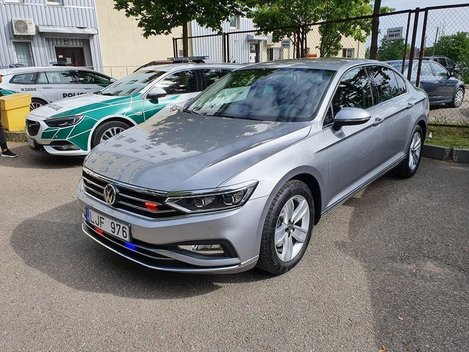 Nežymėtas „Volkswagen Passat“ gaudys greičio mėgėjus Kaune ir miesto apylinkėse