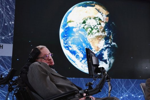 Stephenas Hawkingas žmonių paprašė vieno dalyko (nuotr. SCANPIX)