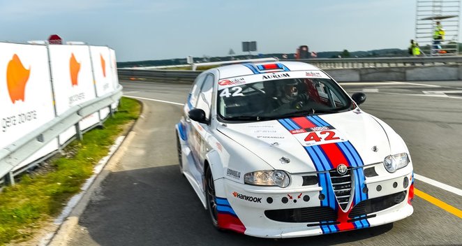 „Aurum 1006 km lenktynių“ treniruotėse greičiausi BMW ir „Porsche“