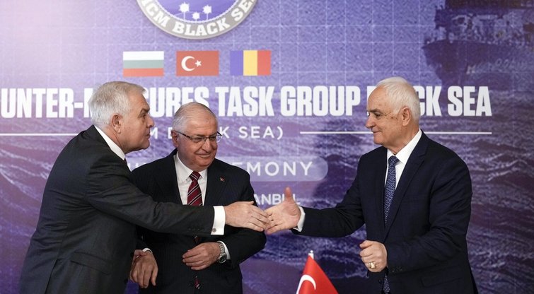 Turkija, Bulgarija ir Rumunija pasirašė susitarimą dėl išminavimo Juodojoje jūroje (nuotr. SCANPIX)