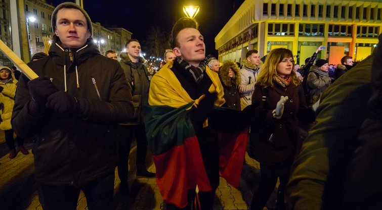 Protestas „Mes kaltinam!” Nepriklausomybės aikštėje prie Seimo (nuotr. Eimanto Genio)