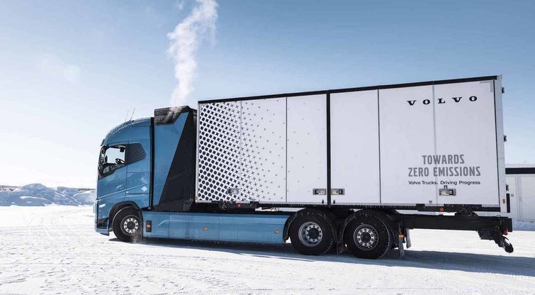 „Volvo Trucks“ pradėjo vandeniliu varomų vilkikų bandymus