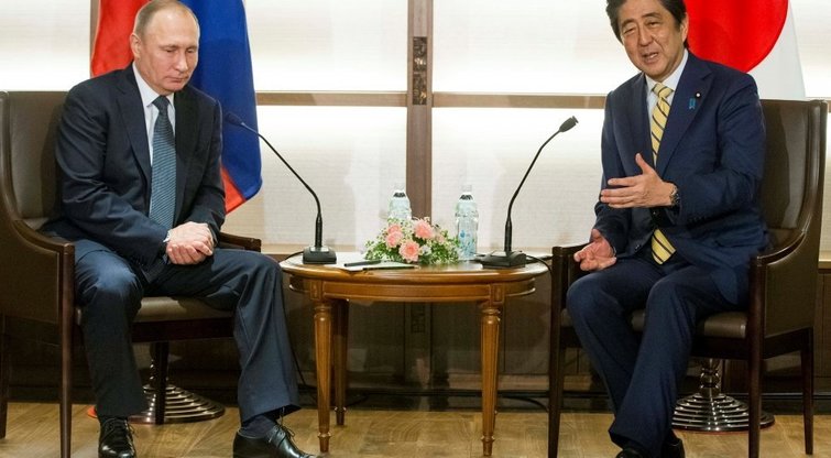Vladimiras Putinas atvyko į Japoniją derėtis dėl salų (nuotr. SCANPIX)