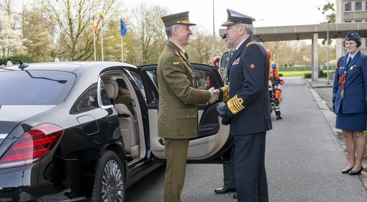 Rupšys Belgijoje susitiko su kariuomenės vadu Hofmanu  