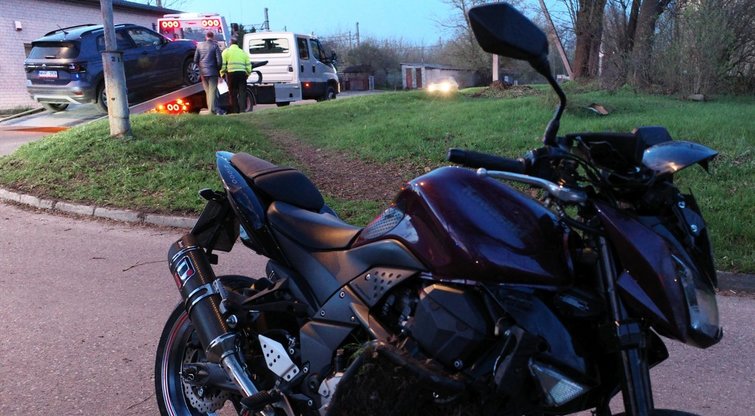 Motociklo avarija Pramonės gatvėje (nuotr. Broniaus Jablonsko)