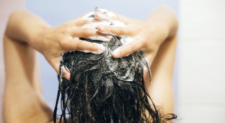 Moteris 20 dienų neplovė plaukų: negalėjo patikėti rezultatu (nuotr. 123rf.com)