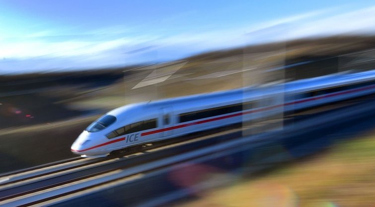 Itin greitas traukinys  (nuotr. SCANPIX)