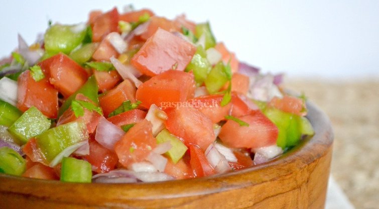 Meksikietiškos pomidorų salotos
