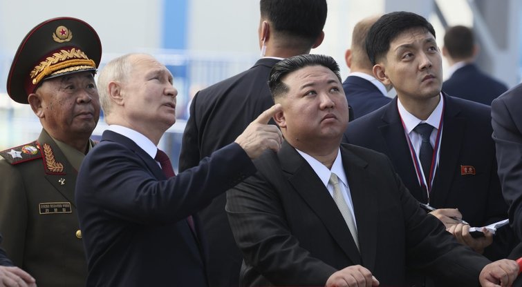 Vladimiras Putinas ir Kim Jong Unas (nuotr. SCANPIX)