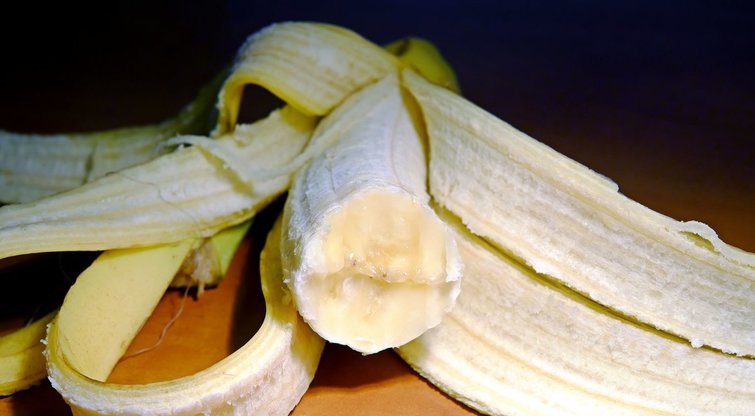 Banano žievė (nuotr. 123rf.com)