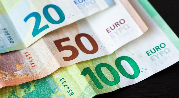 Eurai, pinigai (nuotr. Luko Varanausko/Fotodiena.lt)  