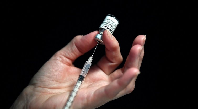 Nustatė galimą lengvo miokardito ryšį su „Pfizer-BioNTech“ vakcina (nuotr. SCANPIX)