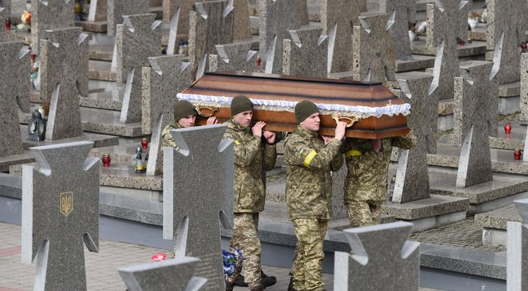 Lvive atsisveikinta su Ukrainos kariais (nuotr. SCANPIX)