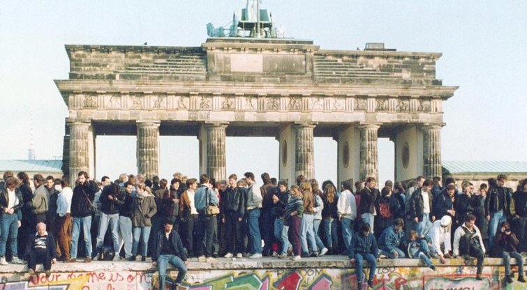 Berlyno sienos griūtis (nuotr. SCANPIX)