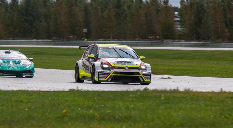 „Energizer Racing“ sezono užbaigtuvės – sėkmingas rezultatas ir skraidantis „Subaru“