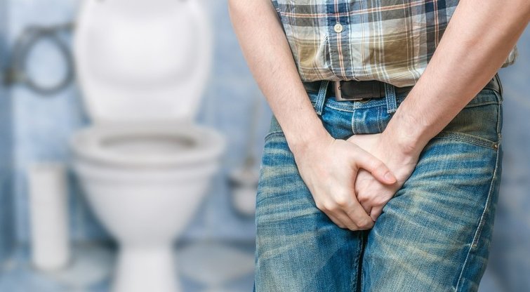Vyras tualete (nuotr. Shutterstock.com)