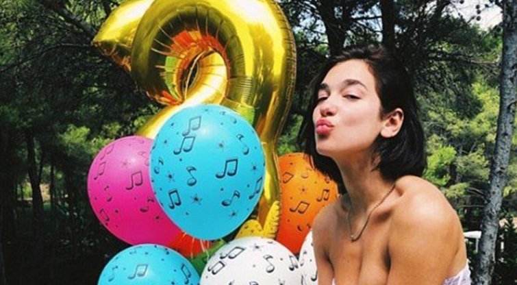 Dua Lipa švenčia gimtadienį (nuotr. Instagram)
