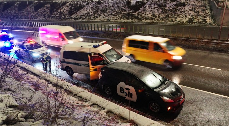 „Bolt“ vairuotojo išpuolis ir gaudynės Vilniuje (nuotr. Broniaus Jablonsko)