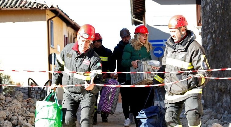 Italijoje po trečio žemės drebėjimo namų neturi tūkstančiai gyventojų (nuotr. SCANPIX)