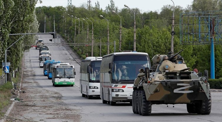 Žiniasklaida: iš „Azovstal“ išvyko dar bent 7 autobusai su Ukrainos kariais (nuotr. Telegram)