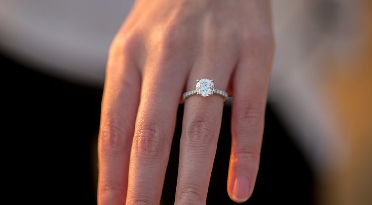 Sužadėtuvių žiedas (nuotr. Shutterstock.com)