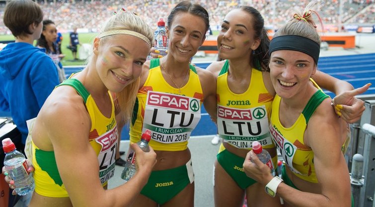 Lietuvos moterų 4x400 metrų komanda (nuotr. Alfredo Pliadžio)