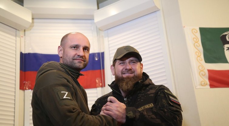 Ramzanas Kadyrovas (dešinėje) (Chechnya Today nuotr.)  