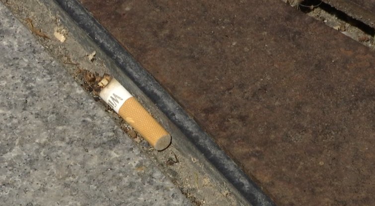 Kasmet cigaretės pražudo beveik 2 tūkst. tautiečių, bet lietuviai blogų įpročių atsisakyti neskuba (nuotr. stop kadras)