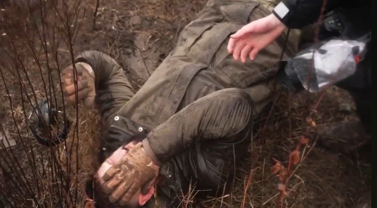 Rusų propagandistas išbandė NATO granatsvaidį ir vos nežuvo (nuotr. stop kadras)