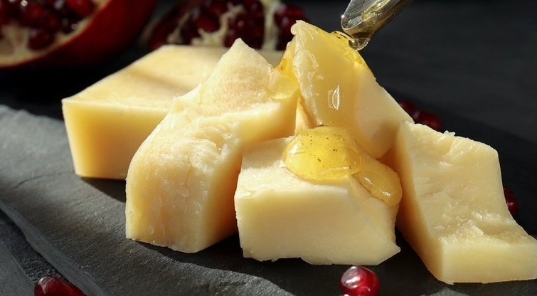Anglijos pasididžiavimas – čederio sūris: deriniams su daržovėmis, pusryčių patiekalams ir užkandžiams  
