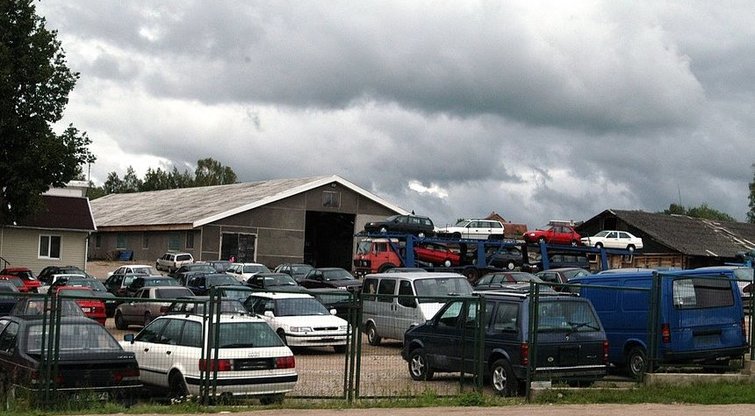 Automobilių turgus  (nuotr. Fotodiena.lt)