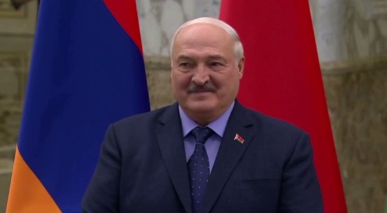 Lukašenka keistai drebėjo laukdamas Putino: medikai paaiškino, ką tai gali reikšti (nuotr. Telegram)