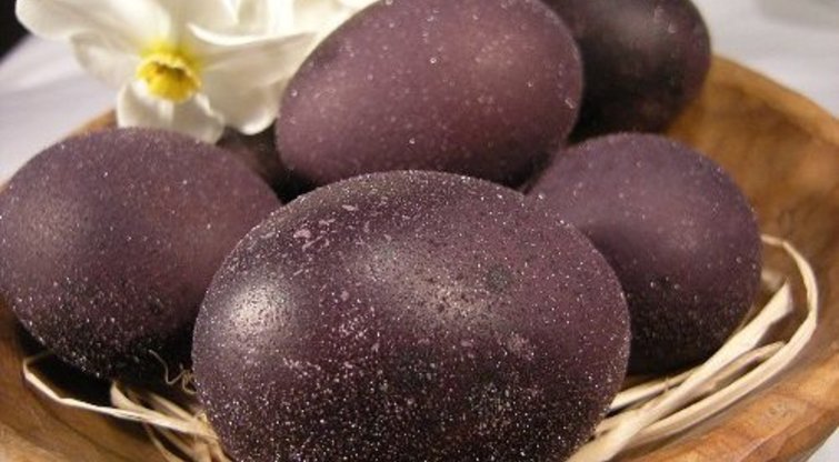 Šie kosminiai kiaušiniai taps Velykų pažiba: prireiks vos 1 ingrediento (nuotr. pinterest.com)