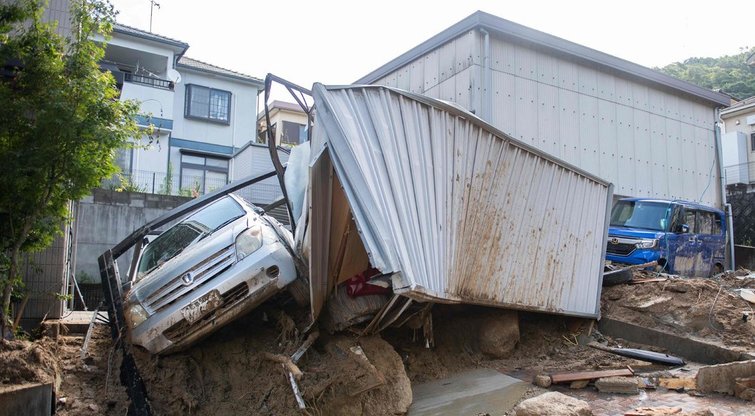  Japonijoje potvynių aukų skaičius padidėjo iki 100 (nuotr. SCANPIX)