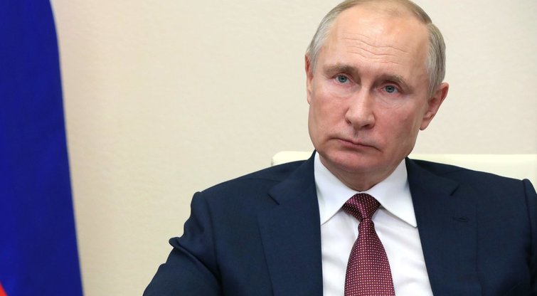 Putinas paragino rusus nesiklausyti gandus skleidžiančių „antivakserių“ (nuotr. SCANPIX)