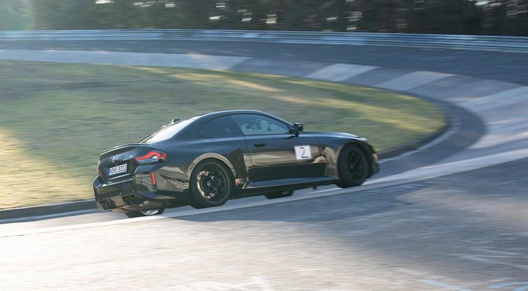 „BMW M2“ išlaikė Niurburgringo egzaminą: trasą įveikė greičiau negu „Audi RS3“
