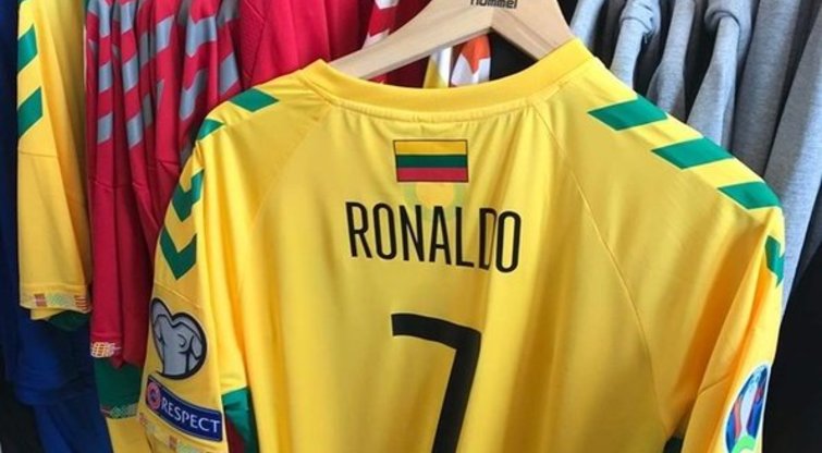 C. Ronaldo marškinėliai (nuotr. facebook.com)