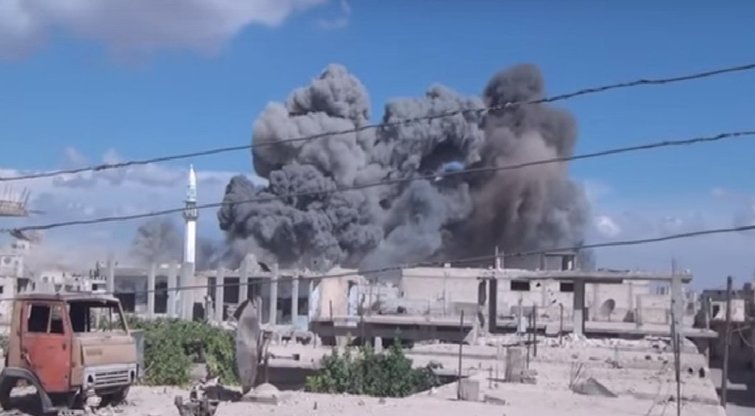 Rusija bombardavo Homso miestą: pranešama apie civilių aukas (nuotr. YouTube)