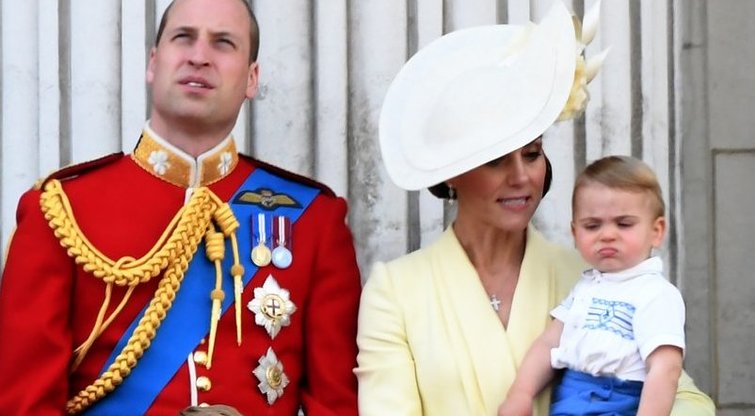 Princas Williamas ir Kate Middleton su vaikais (nuotr. SCANPIX)