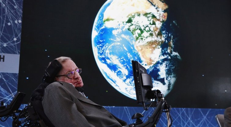 Stephenas Hawkingas žmonių paprašė vieno dalyko (nuotr. SCANPIX)