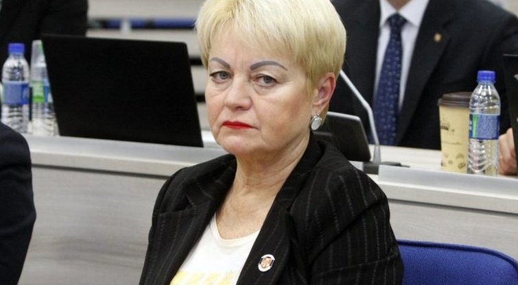 Ela Andrejeva  