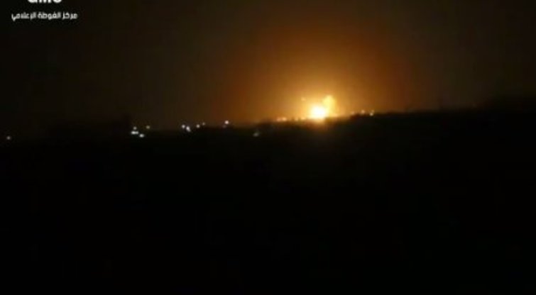 Izraelio aviacija bombardavo Damasko oro uosto teritoriją (nuotr. YouTube)