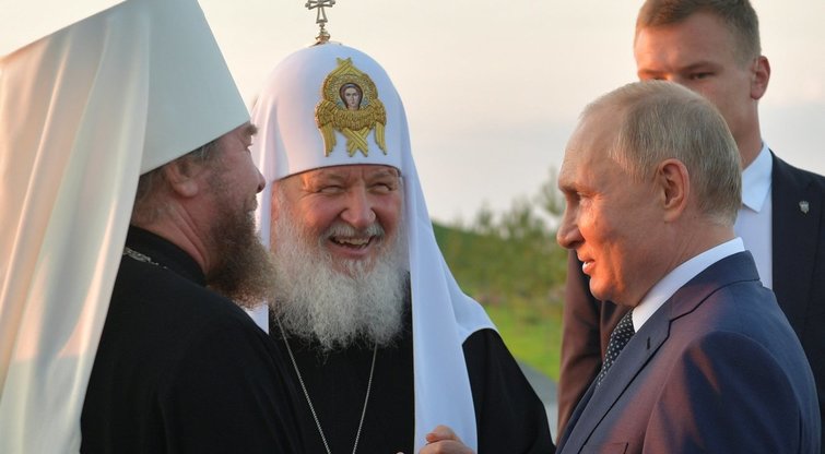 Rusios patriarchas Kirilas, Vladimiras Putinas  (nuotr. SCANPIX)