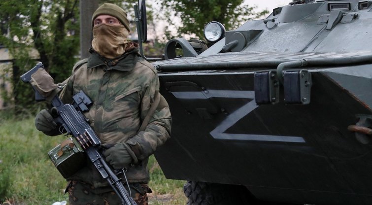 Prorusiškų pajėgų karys Mariupolyje (nuotr. SCANPIX)