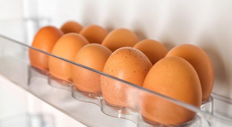 Atsakė į amžiną klausimą: kiaušinius laikyti šaldytuve ar spintelėje? (nuotr. 123rf.com)