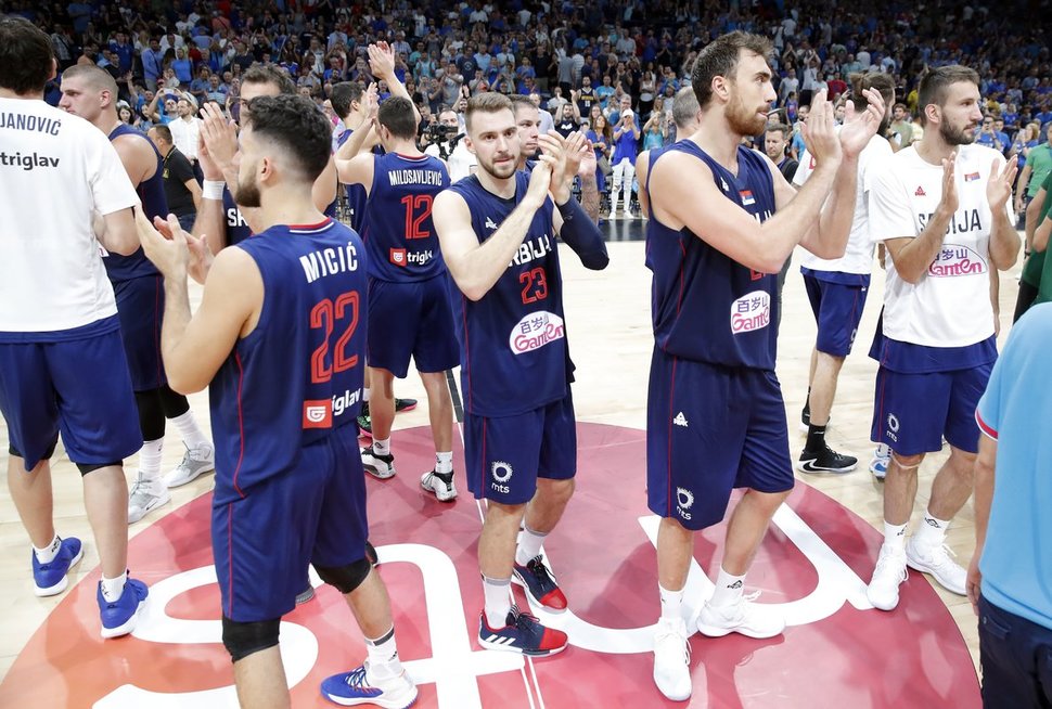 Serbai švenčia dar vieną pergalę (nuotr. SCANPIX)