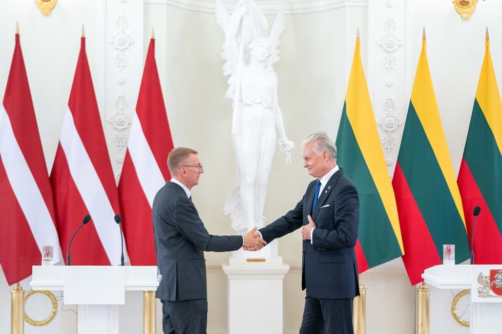 Lietuvos ir Latvijos Prezidentų susitikimas (Lietuvos Respublikos Prezidento kanceliarijos nuotraukos / Robertas Dačkus) Lietuvos ir Latvijos Prezidentų susitikimas (Lietuvos Respublikos Prezidento kanceliarijos nuotraukos / Robertas Dačkus)