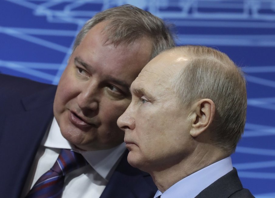 D. Rogozinas ir V. Putinas